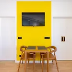 Yellow Sun Studio Apartment